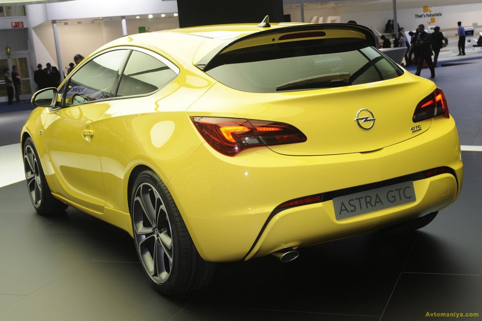 Opel Astra GTC купе