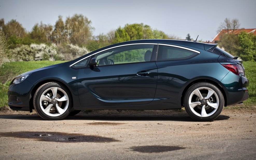Opel Astra GTC хэтчбек
