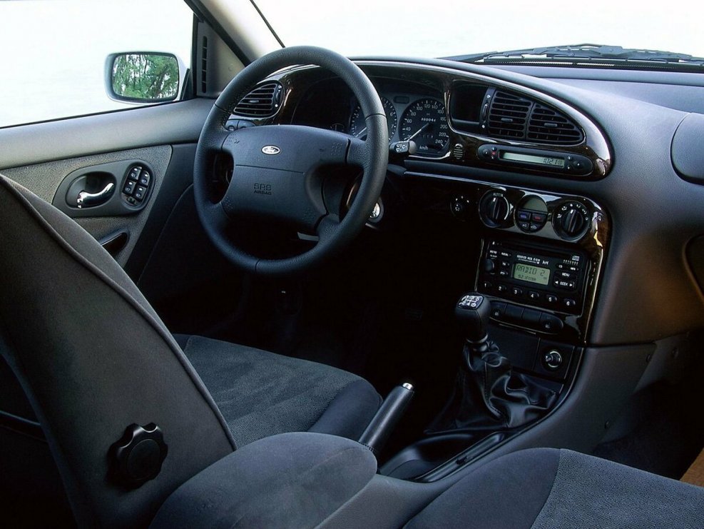 Ford Mondeo 1996 салон