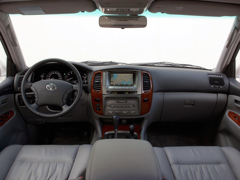 Toyota Land Cruiser 100 2018