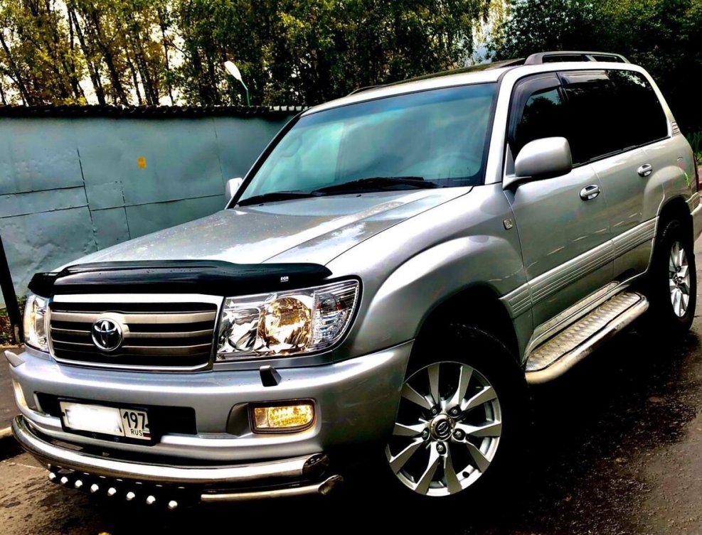 Toyota Land Cruiser 100