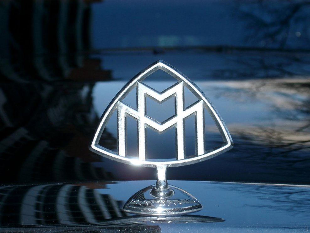 Майбах знак на машине