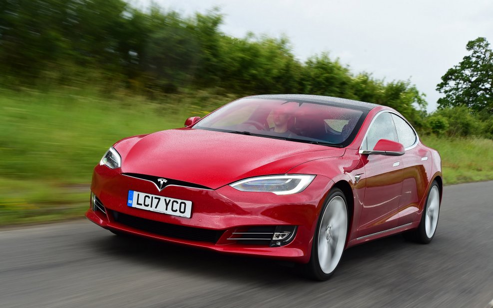 Машина Tesla model s