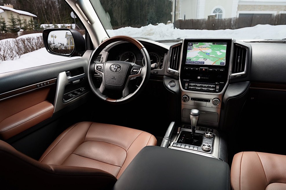 Toyota Land Cruiser 2013 салон