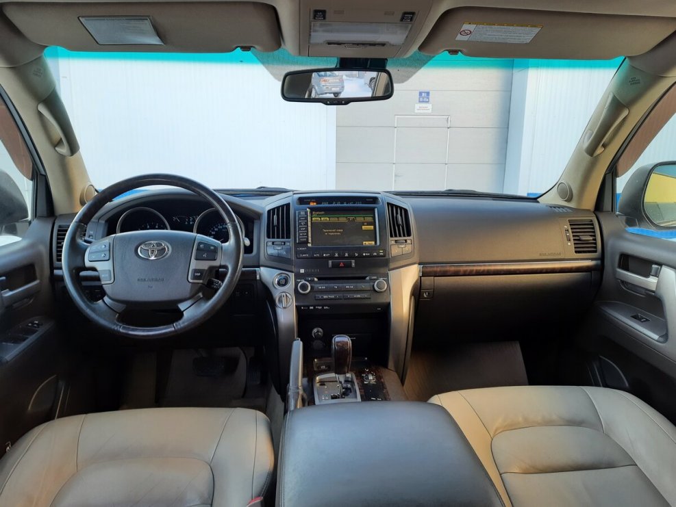 Toyota Land Cruiser 300 2021