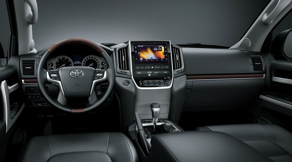 Toyota Land Cruiser 300 салон