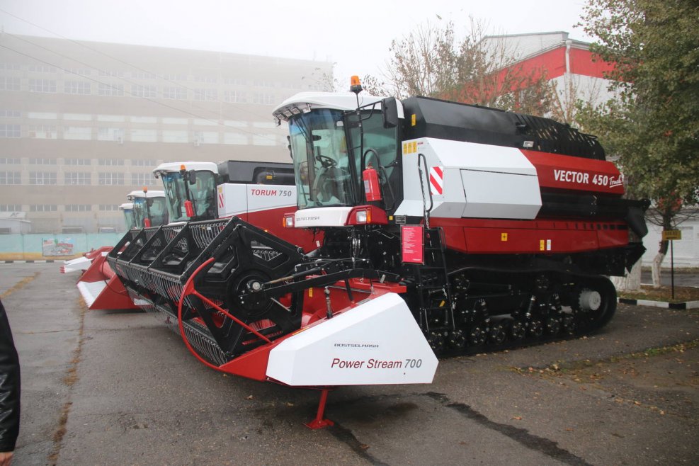 Комбайн РСМ 102 vector 450 track