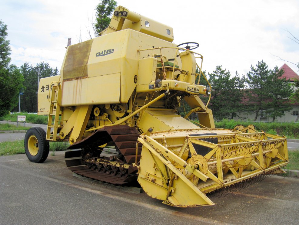 Valtra комбайн