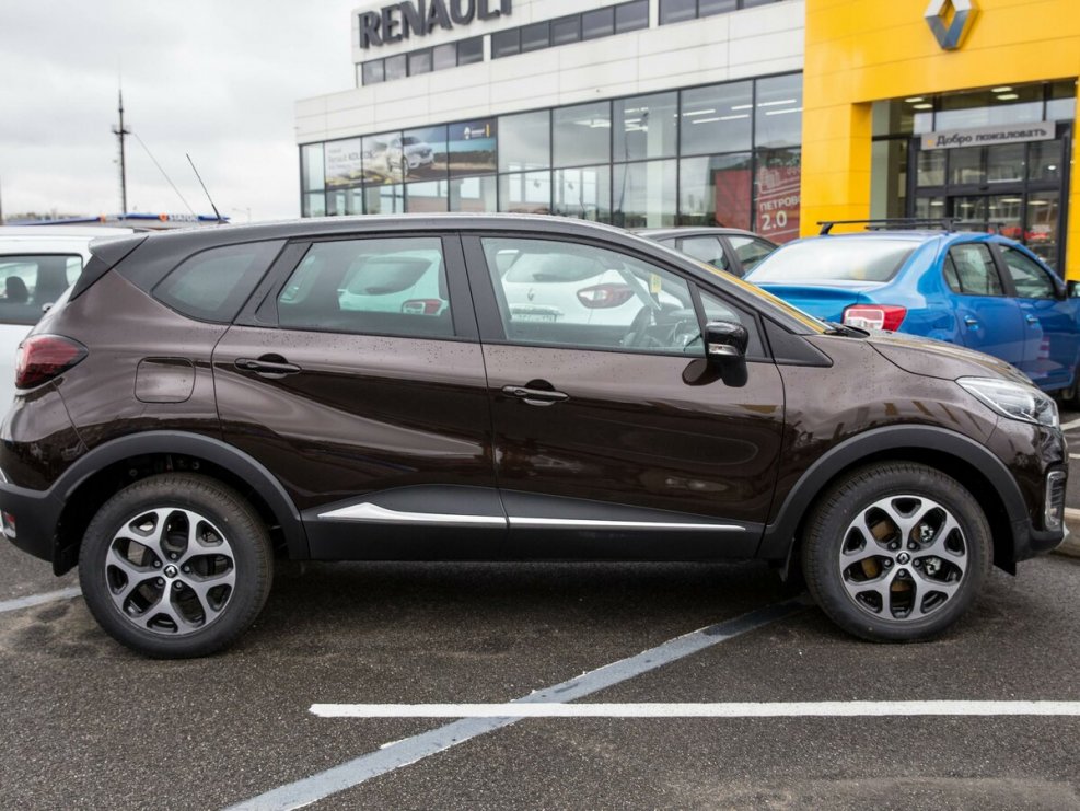 Renault Captur коричневый каштан