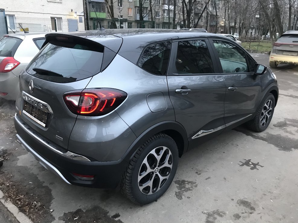 Рено Каптур кожаный салон