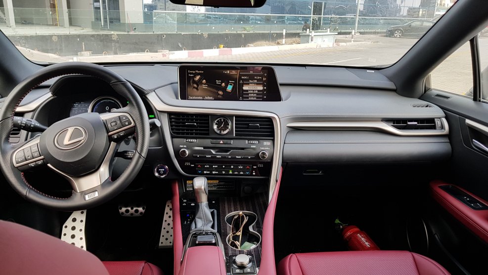 Lexus RX 450h 2019 салон