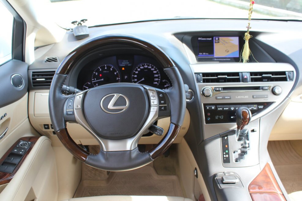 Lexus RX 270 2010 салон