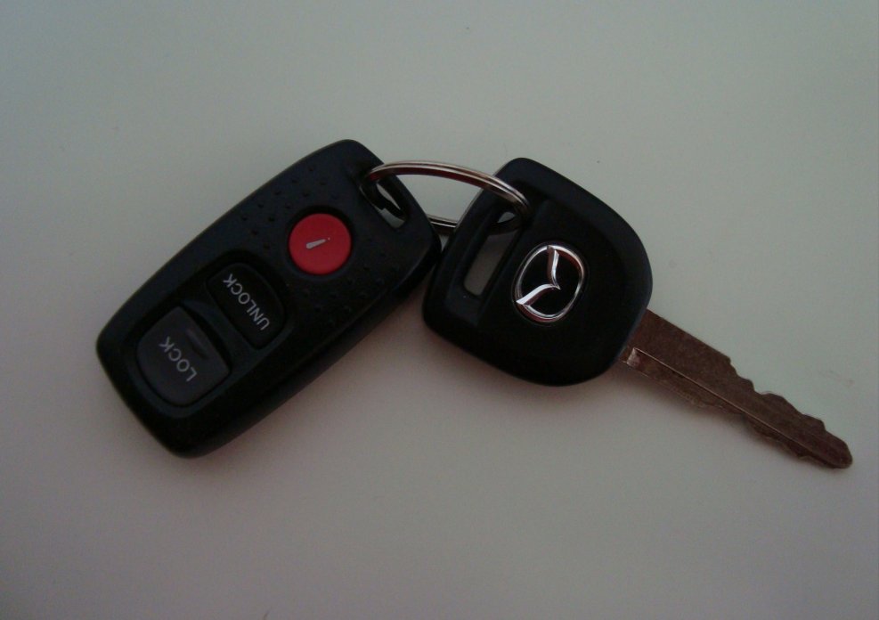 Mazda 3 ключ