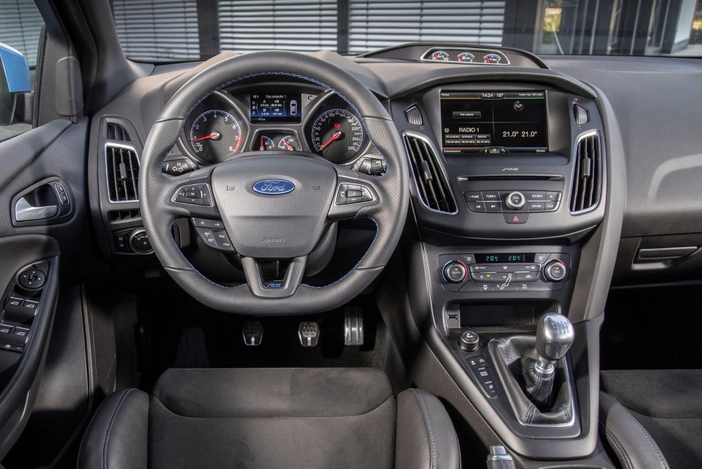 Ford Focus RS 2016 салон