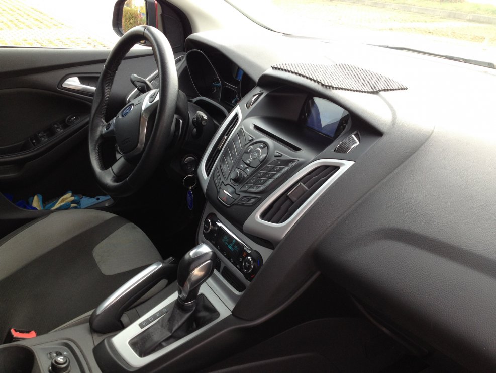 Ford Focus 3 Рестайлинг хэтчбек салон