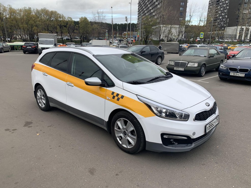 Сколько стоит автомобиль под выкуп в такси 2306306 Ростов