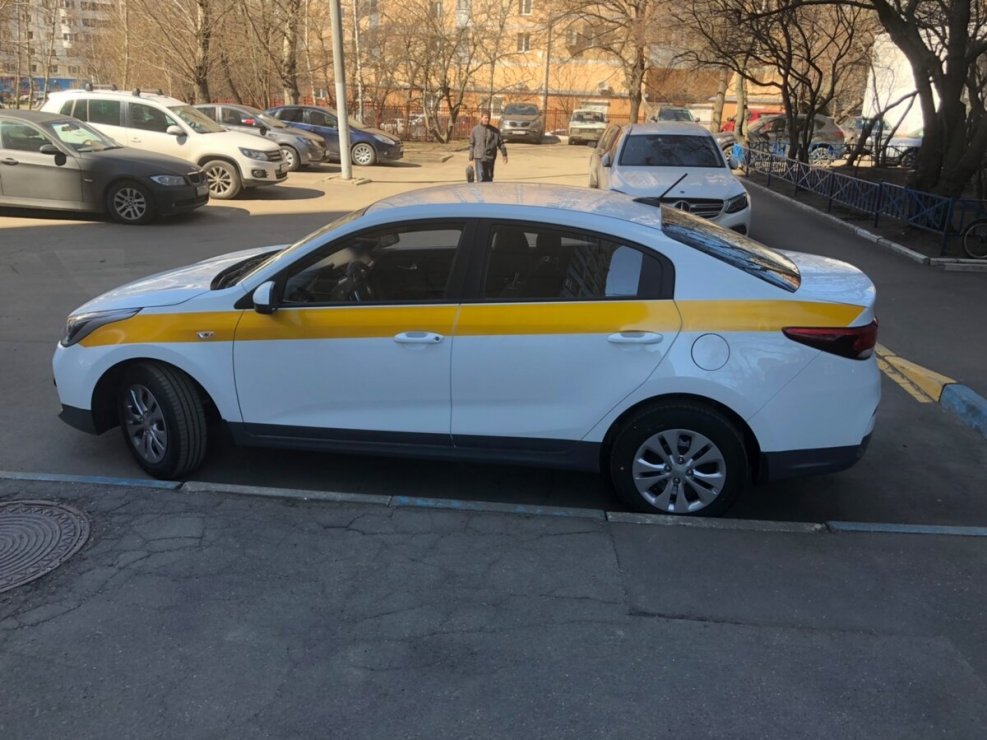 Киа к5 желтая