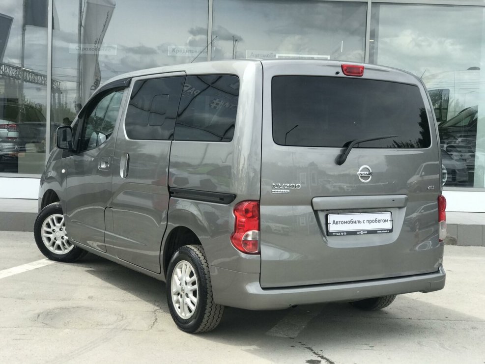 Nissan nv200 серый