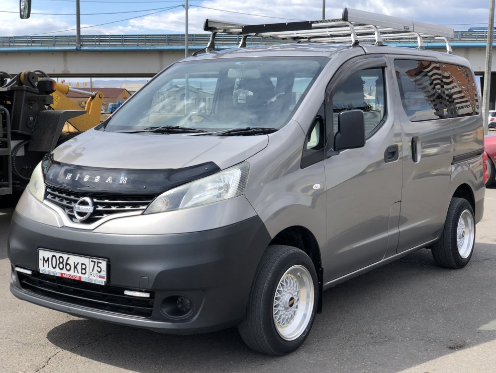 Nissan нв 200