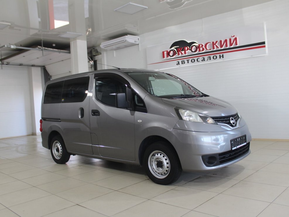 Nissan nv200 серый