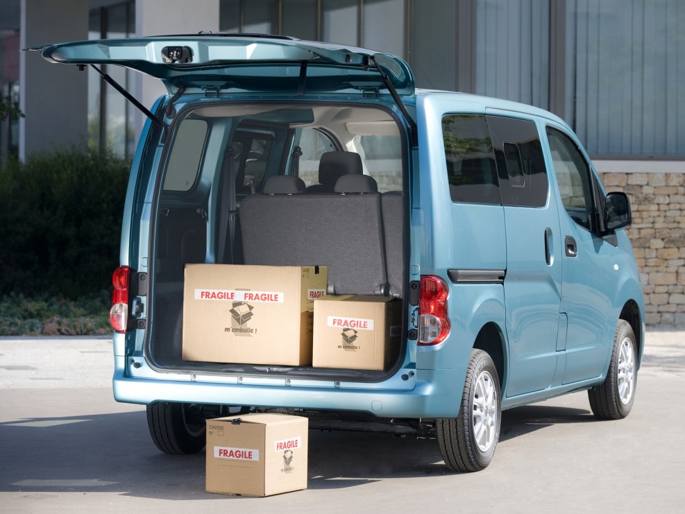 Nissan nv200