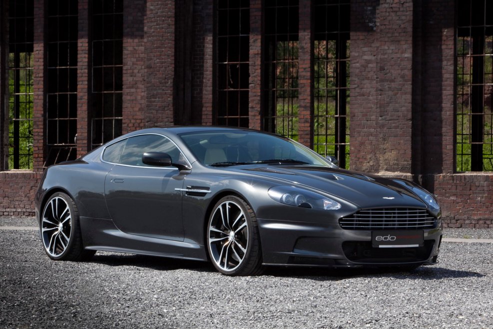 Машина Aston Martin db9