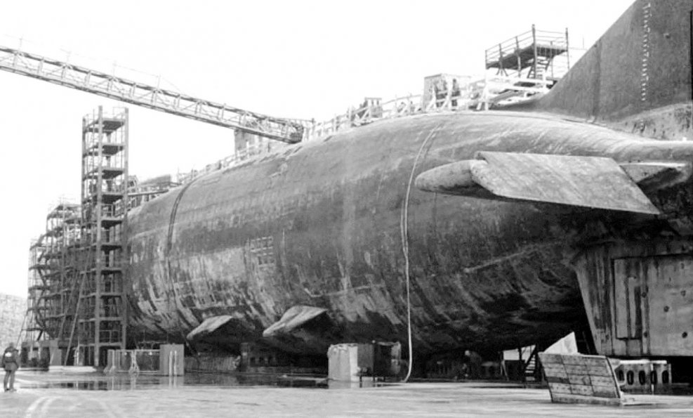 Атомная подводная лодка Курск 2000