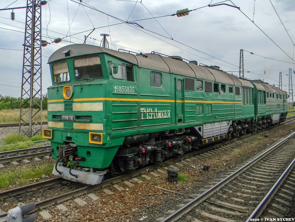 Дизель поезд 620м