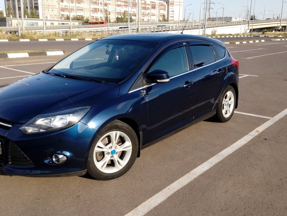Ford Focus 3 Hatchback синий