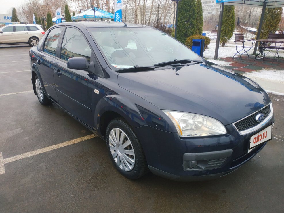 Ford Focus 2 темно синий седан