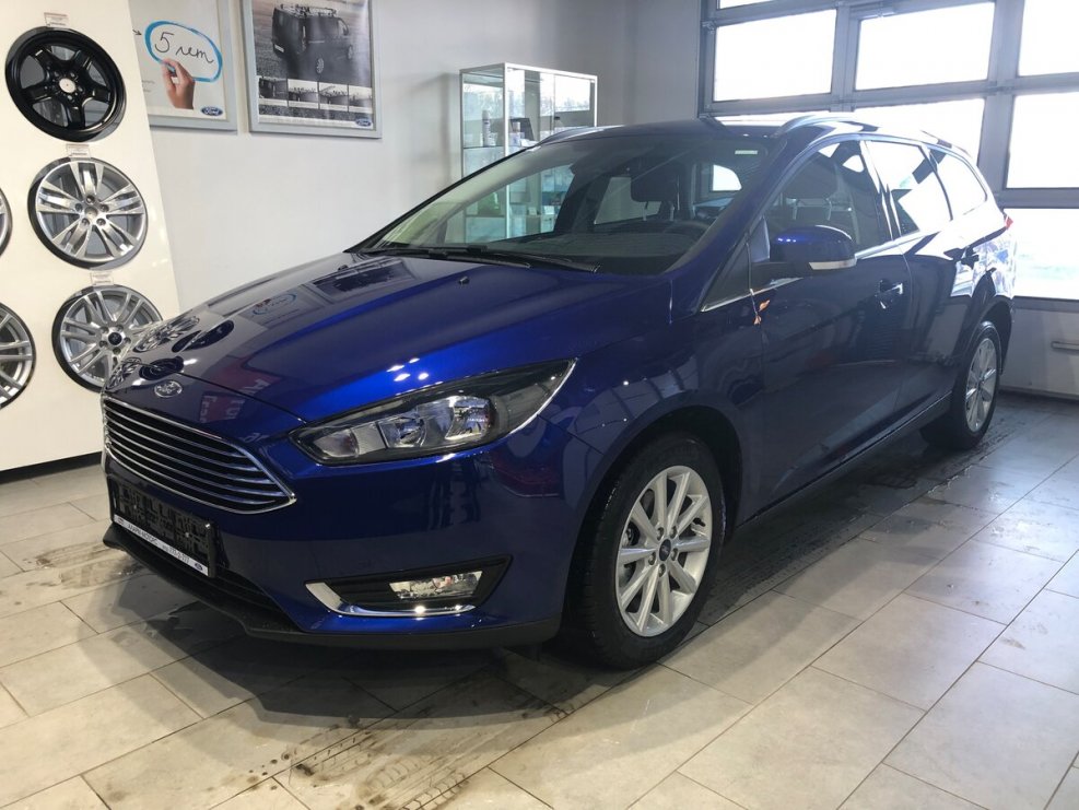 Ford Focus 3 Рестайлинг синий