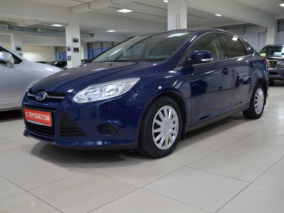 Ford Focus 2014 седан синий