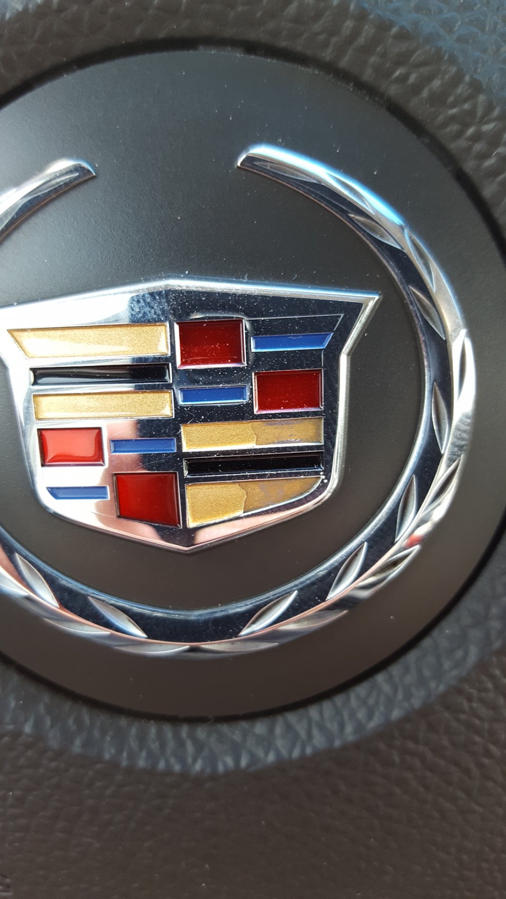 Эмблема Cadillac CTS