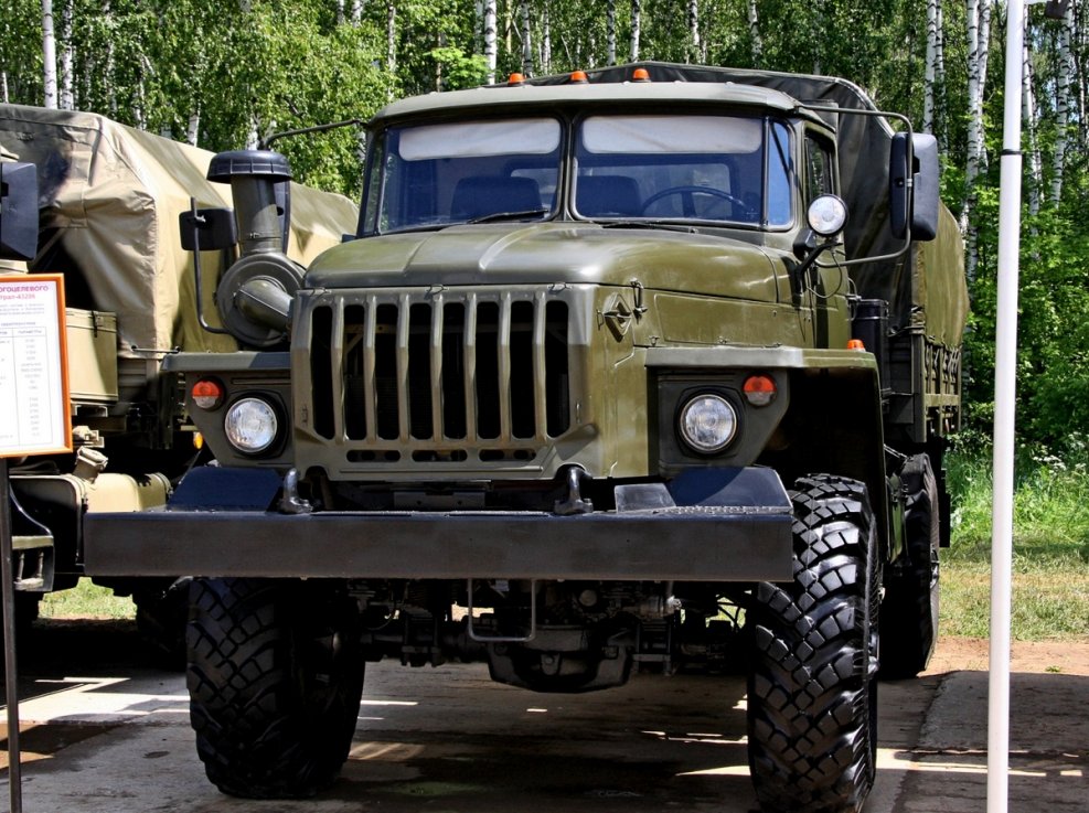 Урал грузовик 43206