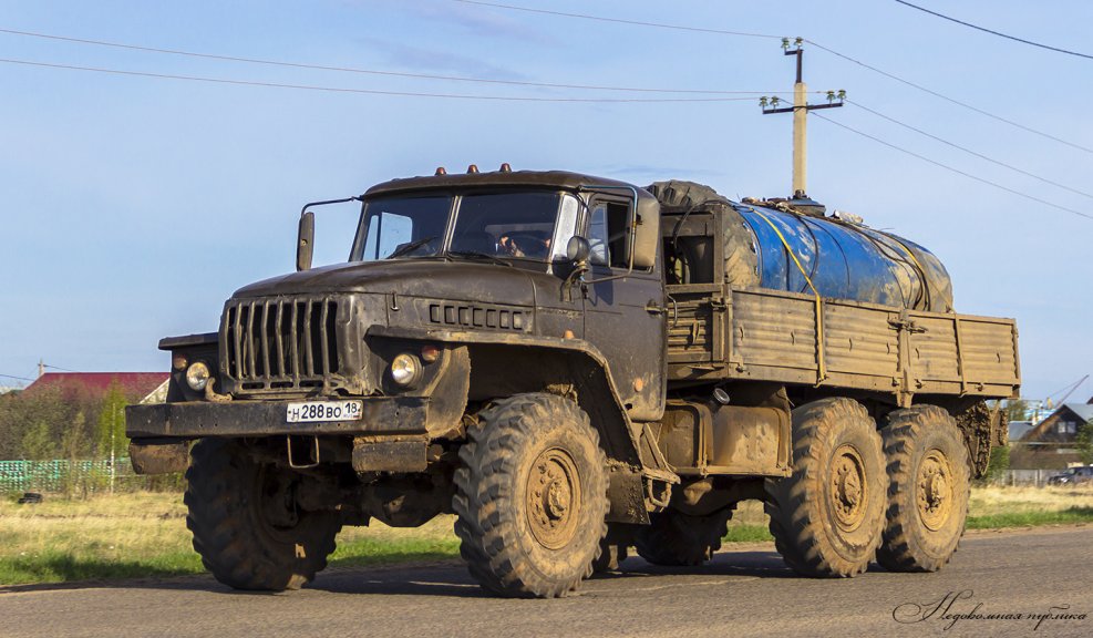 Новый военный Урал 4320