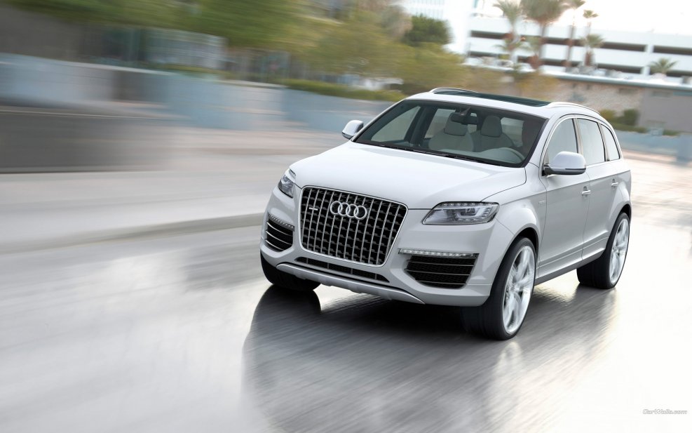 Белый Audi q8 q7