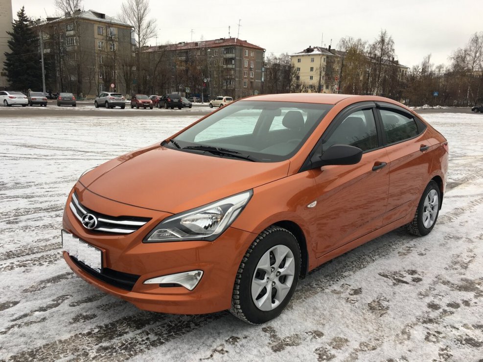 Hyundai Solaris 2015 оранжевый