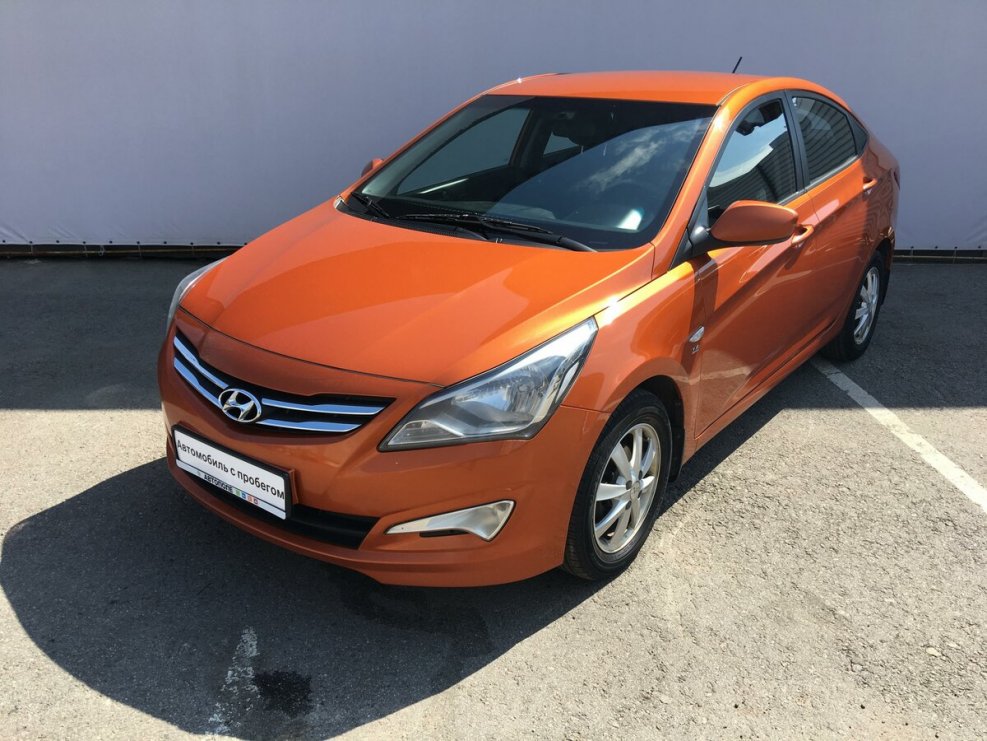 Hyundai Solaris 2015 оранжевый