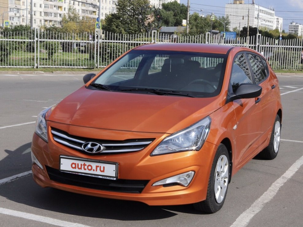 Hyundai Solaris 2017 оранжевый
