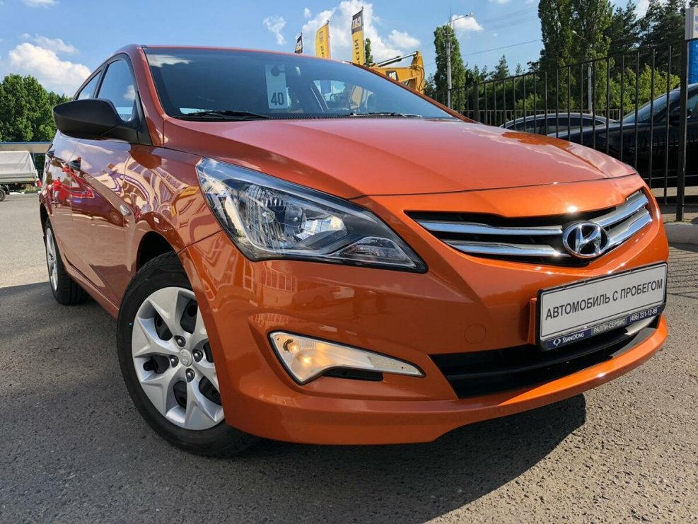 Hyundai Solaris 2015 оранжевый