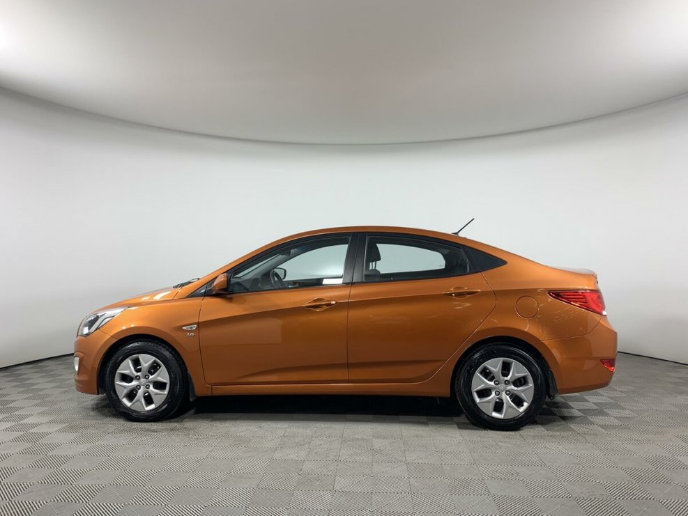 Hyundai Solaris 2014 оранжевый