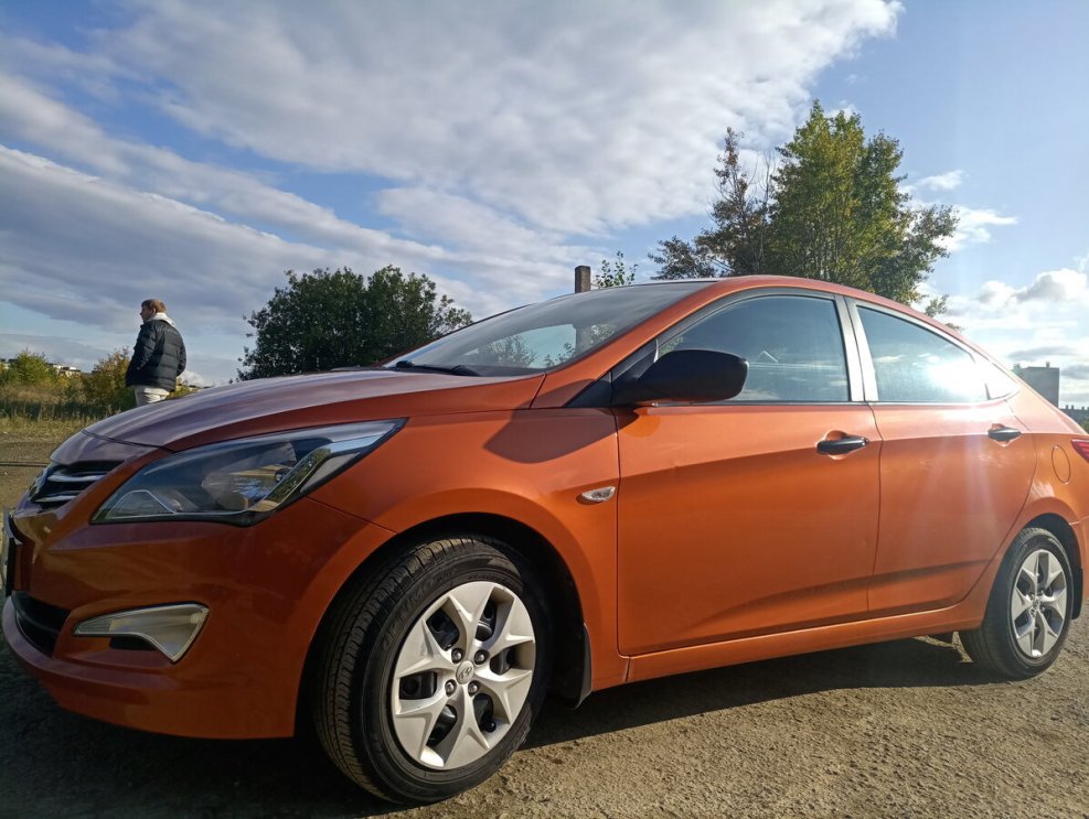 Hyundai Solaris II 2018 оранжевый