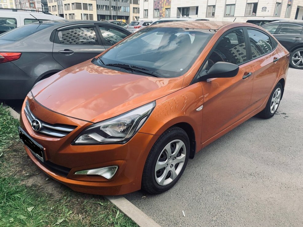 Hyundai Solaris 2 оранжевый