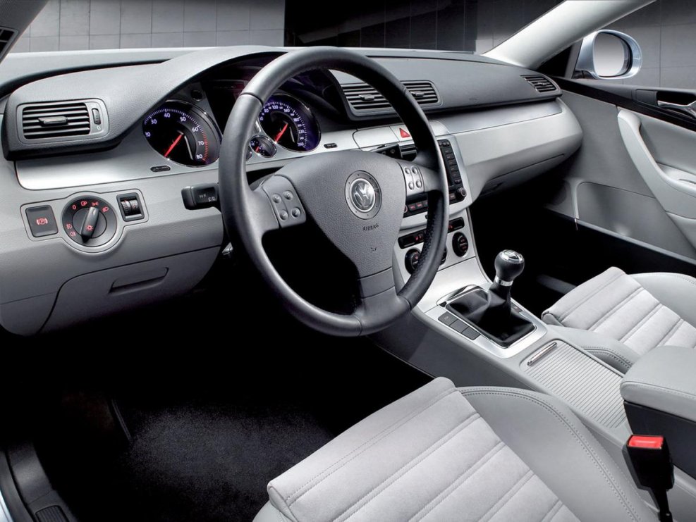 Volkswagen Passat b6 седан салон