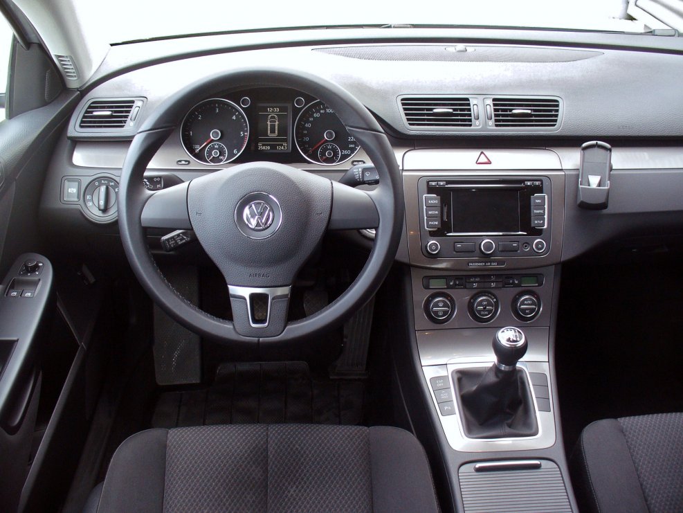 VW Passat b6 2.0 Interior
