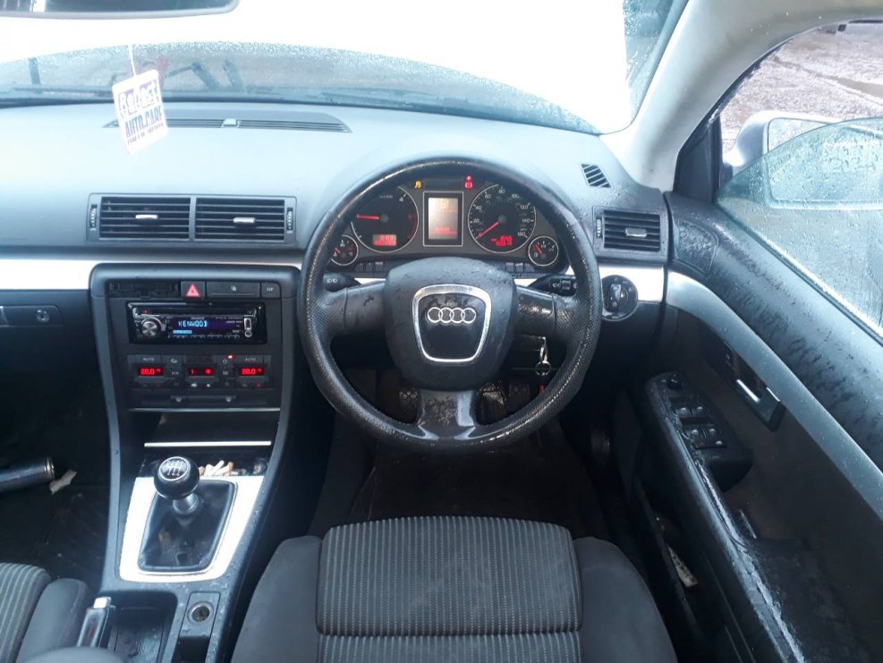 Панель Ауди а4 б6 2002