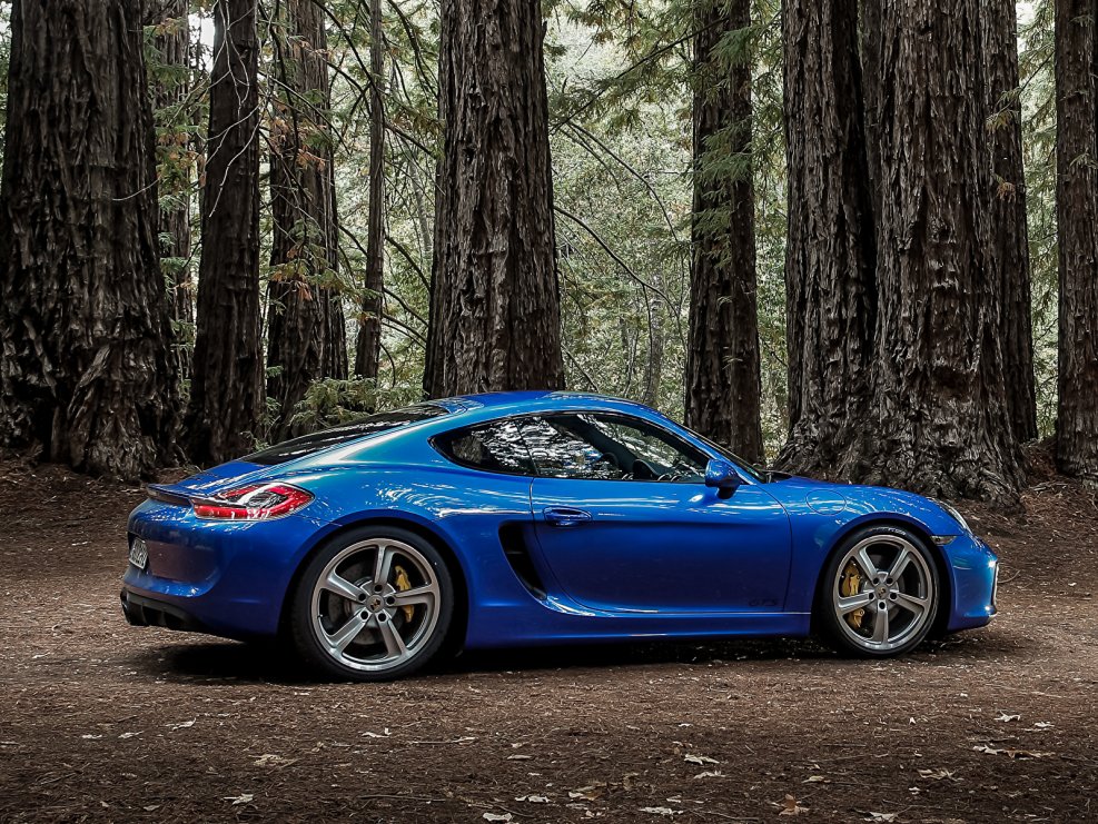 Машина Porsche Cayman GTS