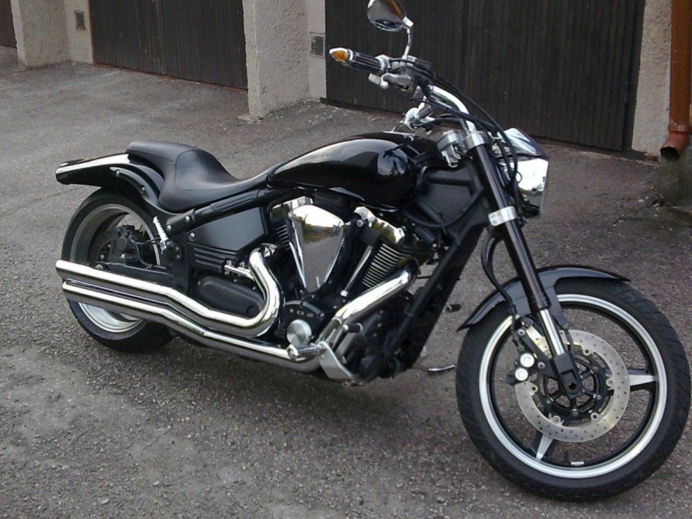 Yamaha XV 1700 Warrior красный