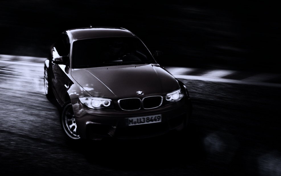 BMW темный фон