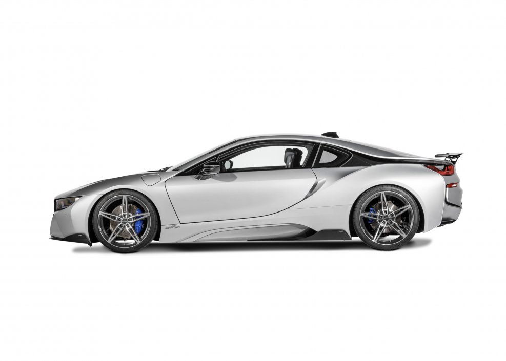 BMW i8 боком